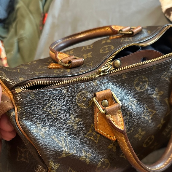 Louis Vuitton Speedy 30 Monogram Handbag 👜 - Picture 10 of 16